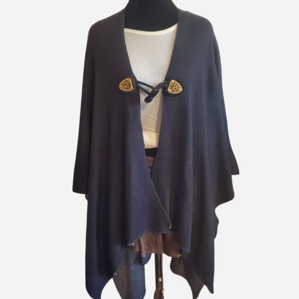 Gizeh Tricots Black Ornate Frog Closure Shawl Poncho Size OS Evening Goth Whimsi